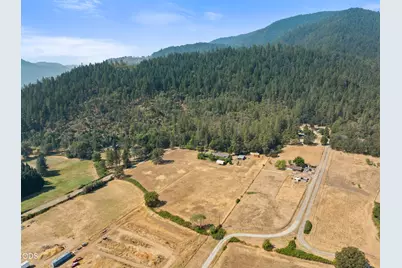 1843 W Evans Creek Road, Rogue River, OR 97537 - Photo 27
