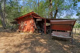 1843 W Evans Creek Rd, Rogue River, OR 97537 - Photo 33
