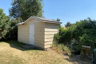 2433 Redwood Dr, Klamath Falls, OR 97601 - Photo 7