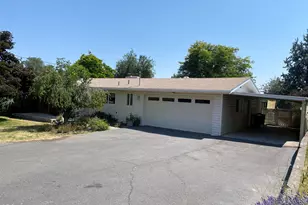 2433 Redwood Dr, Klamath Falls, OR 97601 - Photo 3