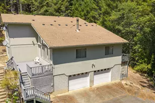690 Thornbrook Dr, Merlin, OR 97532 - Photo 3