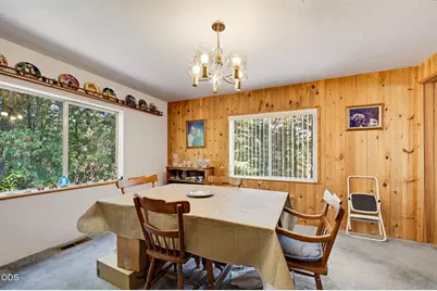 690 Thornbrook Drive, Merlin, OR 97532 - Photo 15
