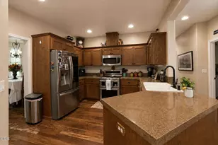 4110 Hemlock Dr, Medford, OR 97504 - Photo 9