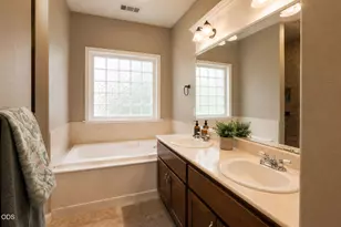 4110 Hemlock Dr, Medford, OR 97504 - Photo 27