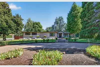 2201 Siskiyou Boulevard, Medford, OR 97504 - Photo 5