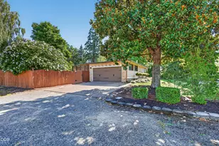 2201 Siskiyou Blvd, Medford, OR 97504 - Photo 9