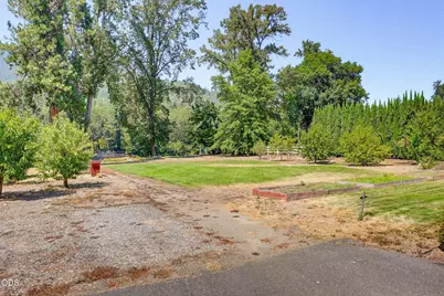 8158 Rogue River Highway, Grants Pass, OR 97527 - Photo 63