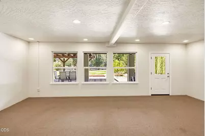 8158 Rogue River Highway, Grants Pass, OR 97527 - Photo 37