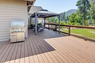 8158 Rogue River Hwy, Grants Pass, OR 97527 - Photo 51