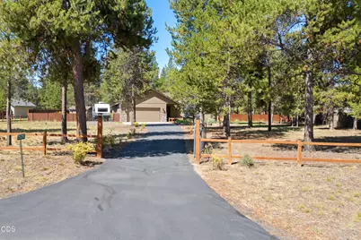 55350 Gross Drive, Bend, OR 97707 - Photo 3