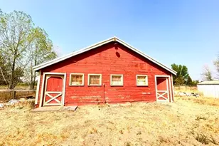 65325 Hwy 20, Bend, OR 97703 - Photo 23