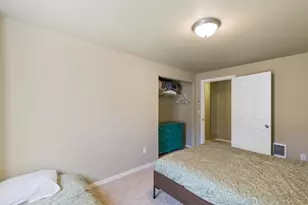 986 SE Centennial St, Bend, OR 97702 - Photo 17