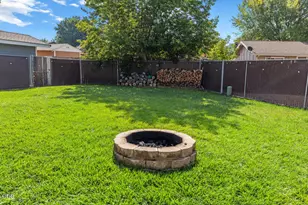 4241 Myrtlewood Dr, Klamath Falls, OR 97603 - Photo 5