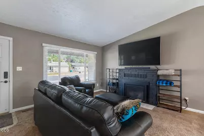 4241 Myrtlewood Drive, Klamath Falls, OR 97603 - Photo 11