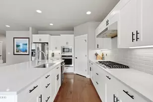 20853 SE Humber Ln, Bend, OR 97702 - Photo 9