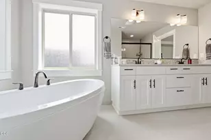 20853 SE Humber Ln, Bend, OR 97702 - Photo 25