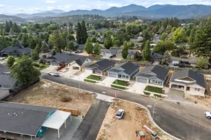 2229 Piazza Dr, Medford, OR 97501 - Photo 33
