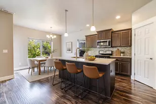 3129 Northeast Flagstone Avenue, Bend, OR 97701 - Photo 11