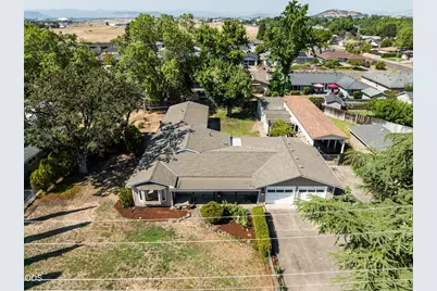 1711 Roberts Road, Medford, OR 97504 - Photo 3