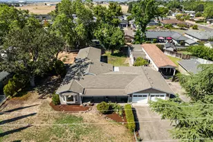 1711 Roberts Rd, Medford, OR 97504 - Photo 3
