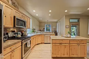 21183 Ritz Place, Bend, OR 97702 - Photo 5