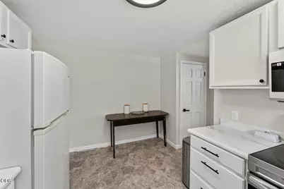 425 SW Burgess Street, Grants Pass, OR 97526 - Photo 19