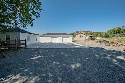 4785 Fern Valley Road, Medford, OR 97504 - Photo 3