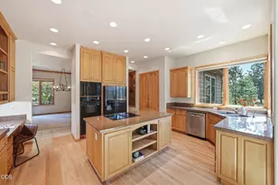 16863 Royal Coachman Dr, Sisters, OR 97759 - Photo 21