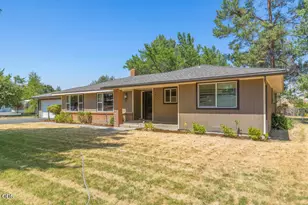 5210 Mason Ln, Klamath Falls, OR 97601 - Photo 3