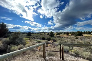 61345 Mountain Breezes Ct, Bend, OR 97702 - Photo 37
