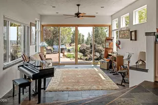 61345 Mountain Breezes Ct, Bend, OR 97702 - Photo 3