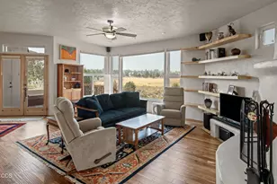 61345 Mountain Breezes Ct, Bend, OR 97702 - Photo 7