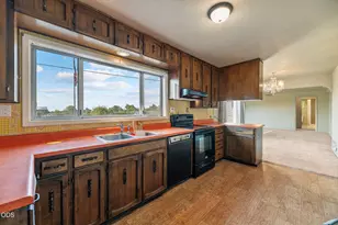1497 S Stage Rd, Medford, OR 97501 - Photo 3