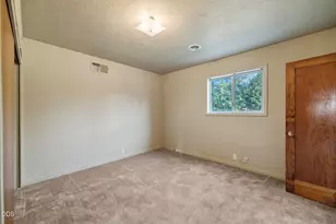 1497 S Stage Rd, Medford, OR 97501 - Photo 9