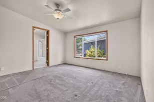 140 Taylor St, Talent, OR 97540 - Photo 13