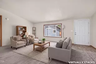 140 Taylor St, Talent, OR 97540 - Photo 3