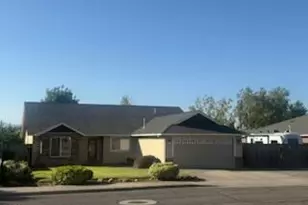 420 Westminster Dr, Eagle Point, OR 97524 - Photo 1