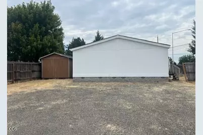 8382 Atlantic Avenue, White City, OR 97503 - Photo 1