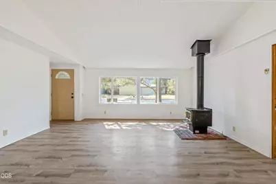 1523 SE Bronzewood Avenue, Bend, OR 97702 - Photo 5