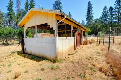 2141 Foots Creek Left Fork Road, Gold Hill, OR 97525 - Photo 31