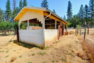 2141 Foots Creek Left Fork Rd, Gold Hill, OR 97525 - Photo 31