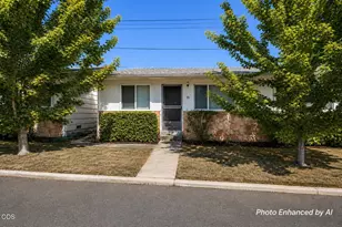 130 S Main St, Phoenix, OR 97535 - Photo 17