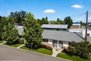 130 S Main St, Phoenix, OR 97535 - Photo 11