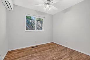 130 S Main St, Phoenix, OR 97535 - Photo 37