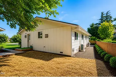 130 S Main Street, Phoenix, OR 97535 - Photo 21