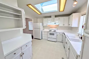1188 NE 27th St, Bend, OR 97701 - Photo 5