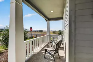 1492 Quarter Ln, Medford, OR 97504 - Photo 3
