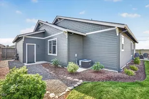 1492 Quarter Ln, Medford, OR 97504 - Photo 25