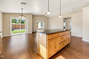 2287 Evie Ln, Grants Pass, OR 97527 - Photo 13