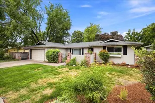 2905 El Dorado Dr, Medford, OR 97504 - Photo 3